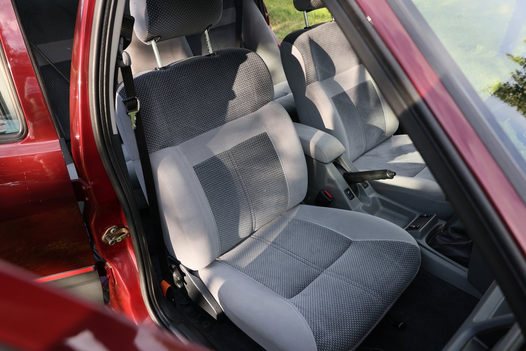 Interior image of 1991 Ford Sierra Sedan 2.0 i 4x4 