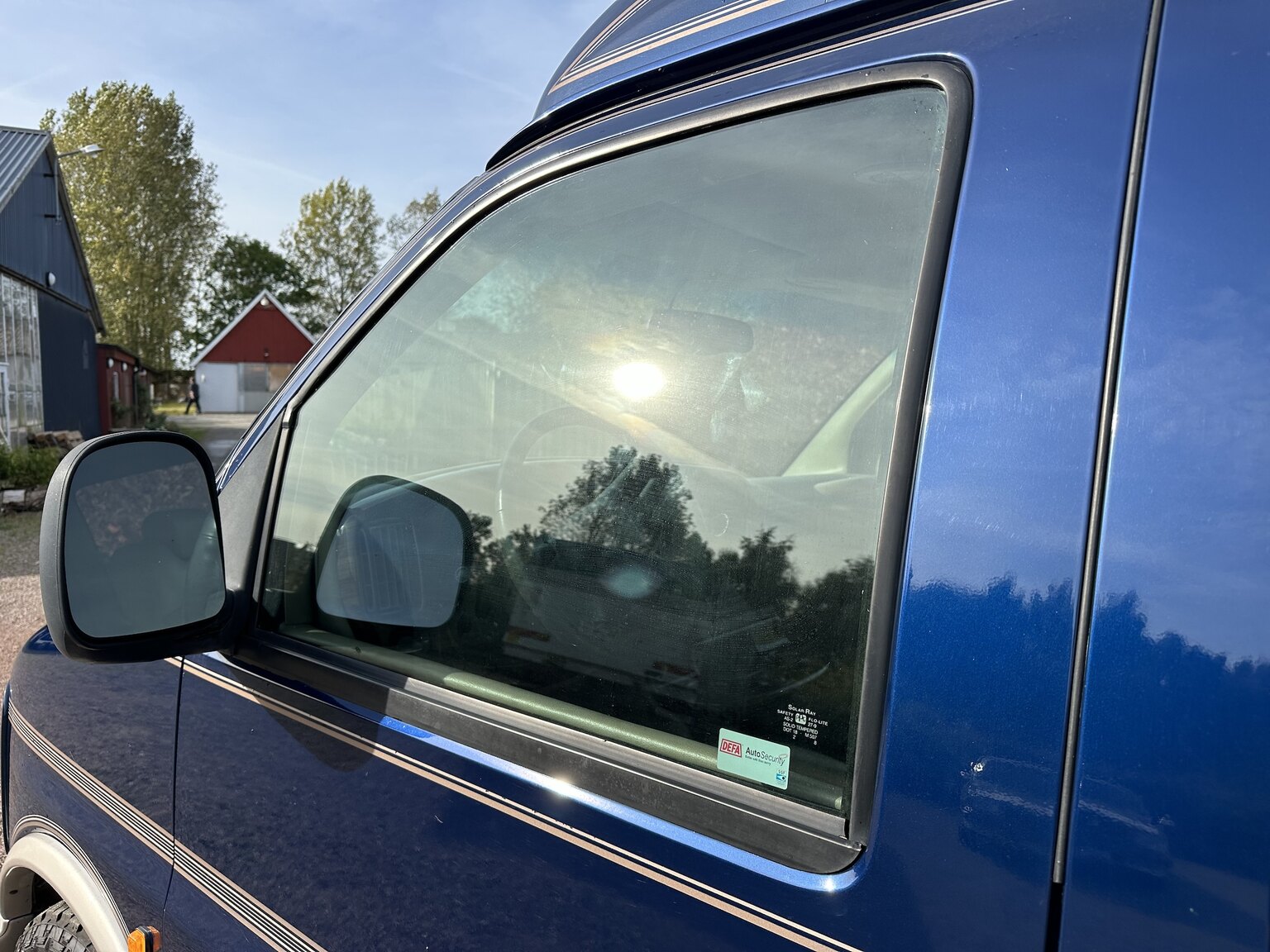 Exteriörbild på 2000 GMC Savana G1500 Conversion Van