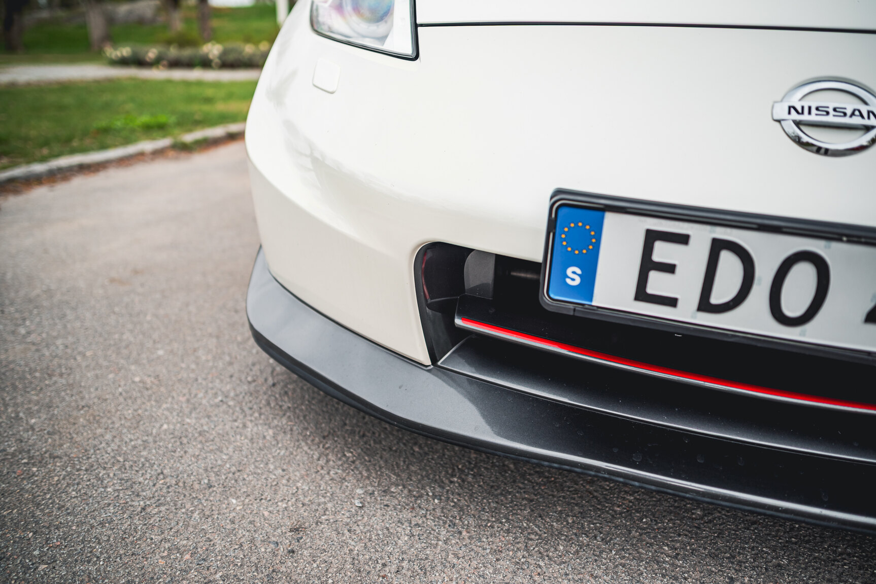 Exterior image of 2014 Nissan 370Z Nismo