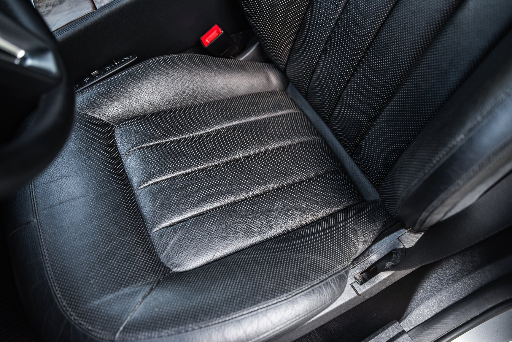Innenraumfoto von 2011 Mercedes-Benz CLS 500