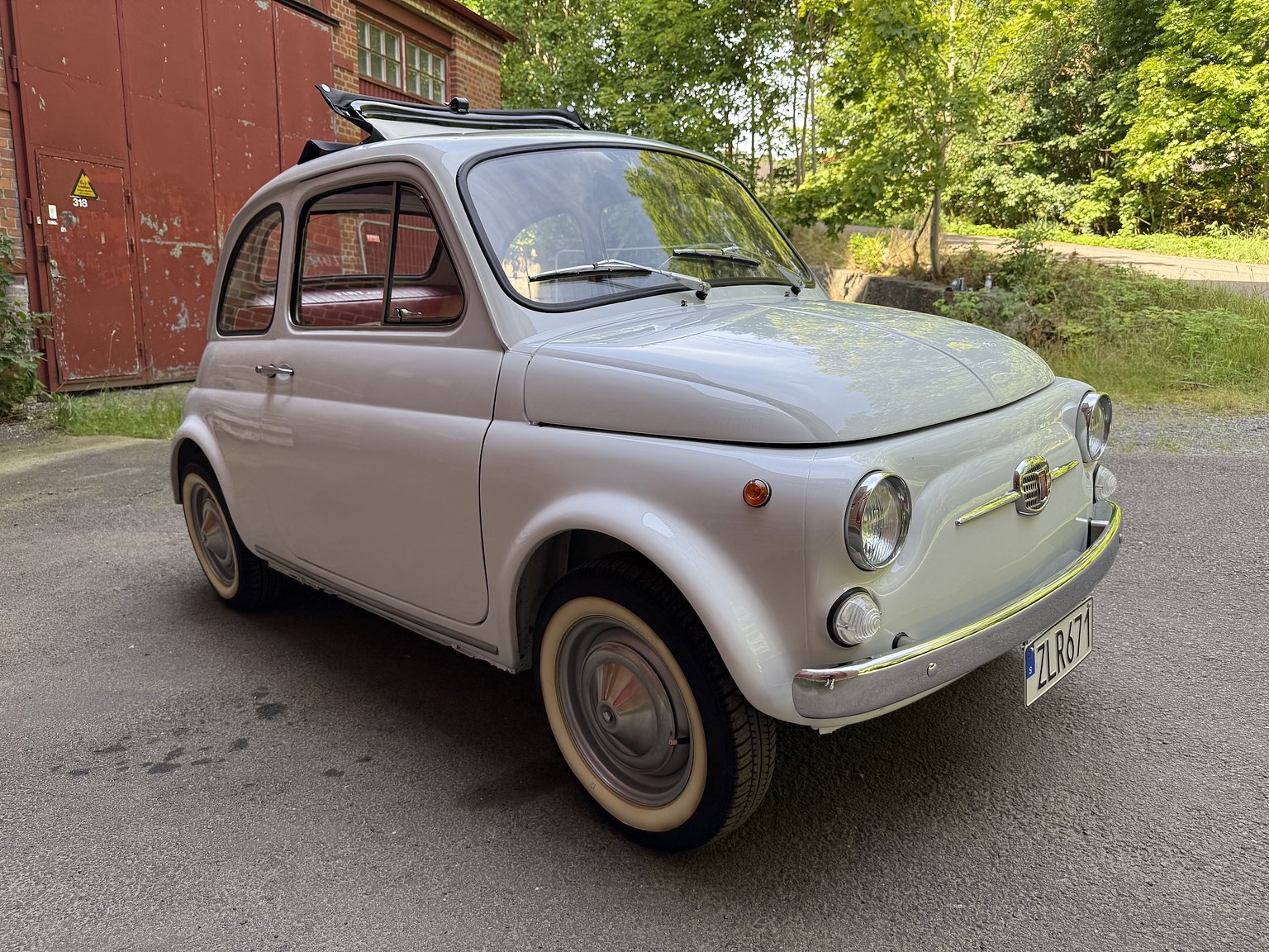 Exterior image of 1965 Fiat 500F