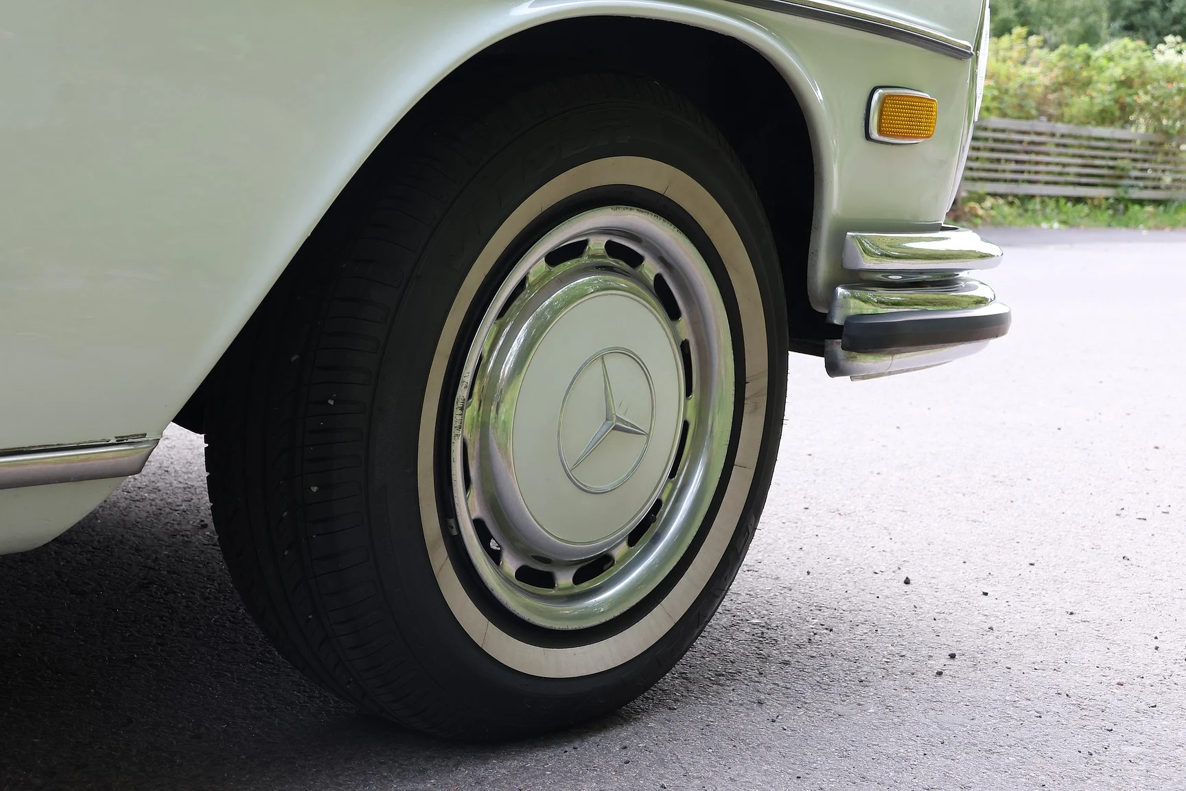 Aussenfoto 1972 Mercedes-Benz 280 SE 4.5  (20)