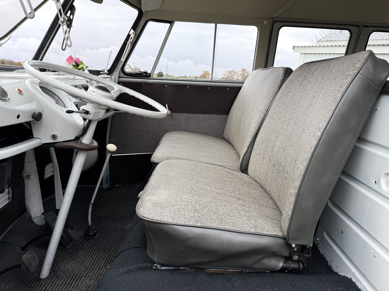 Interiörbild 1967 Volkswagen T1 Kleinbus