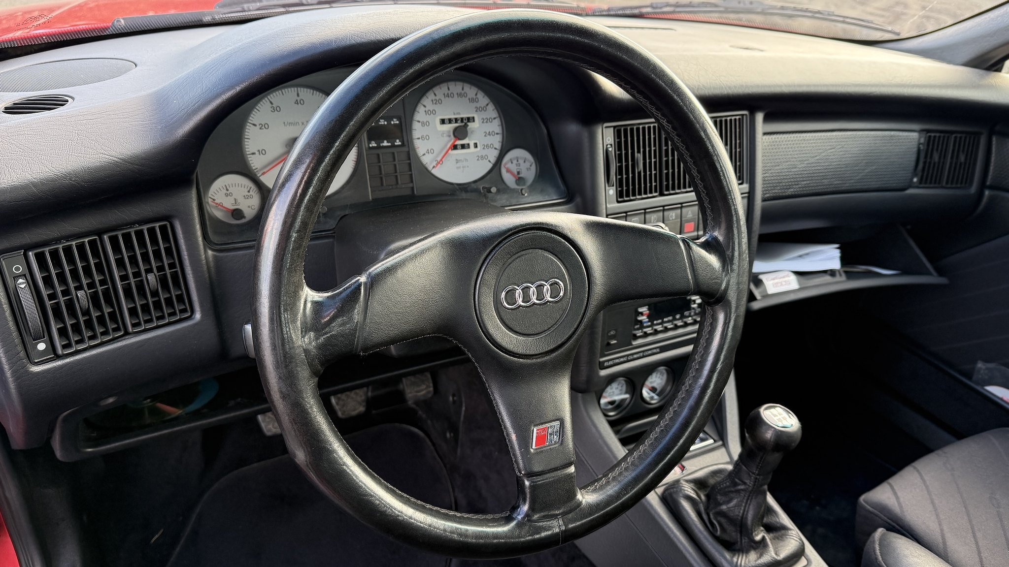 Innenraumfoto von 1992 Audi quattro S2 Abt C5