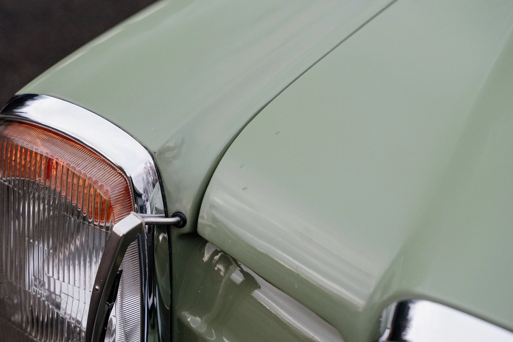 Exterior image of 1975 Mercedes-Benz 240 D 3.0 (22)