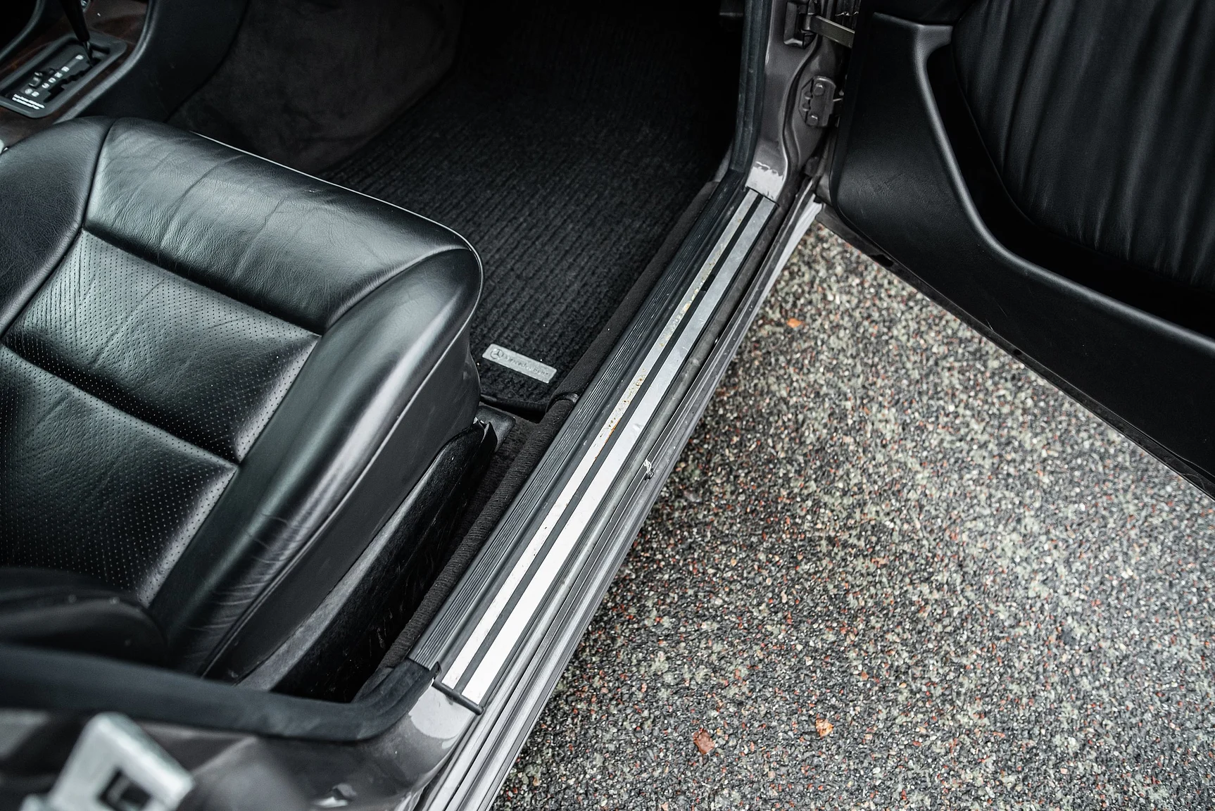 Interior image of 1993 Mercedes-Benz E 320 "AMG" (20)