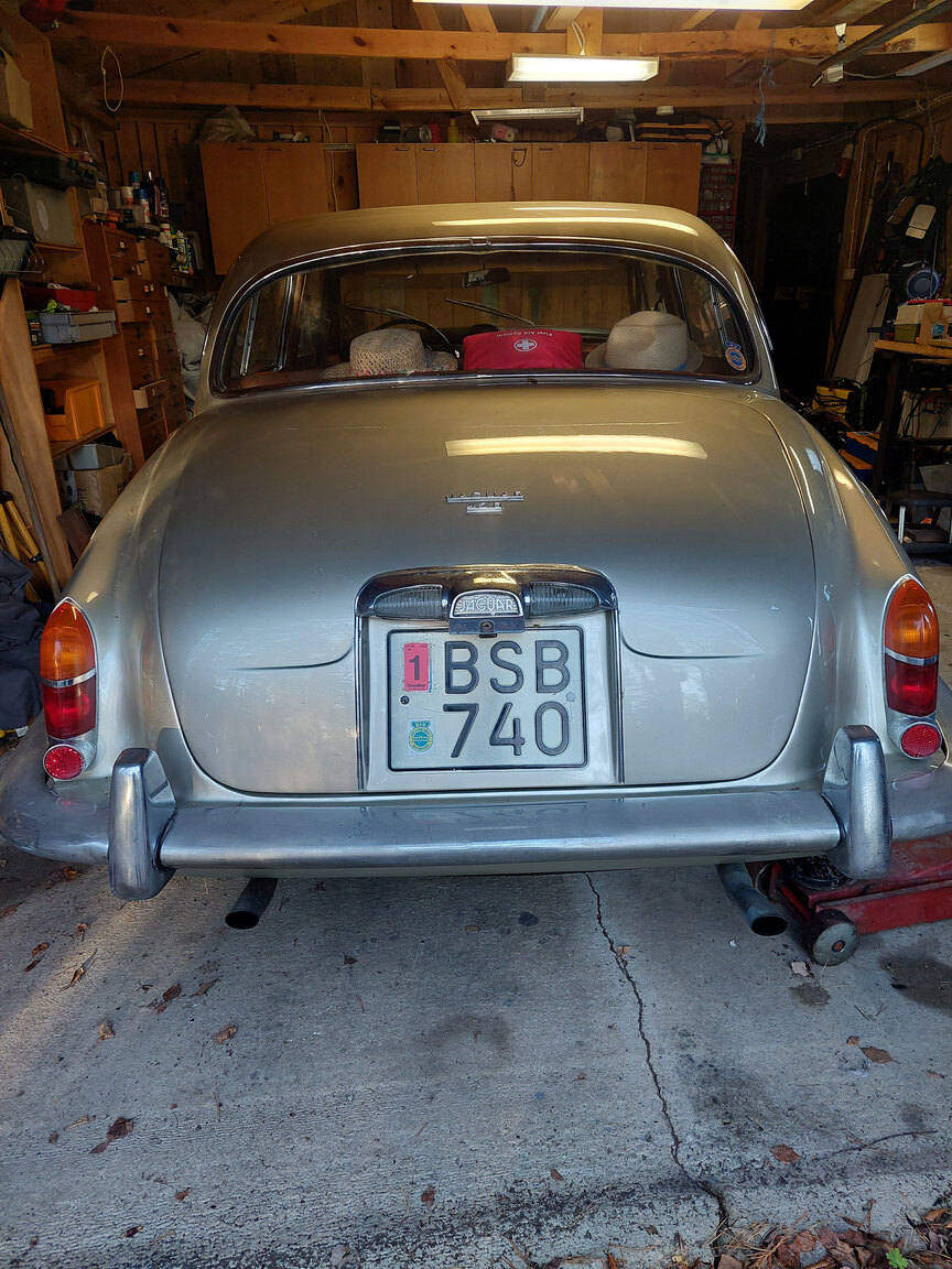 Exterior image of 1968 Jaguar 420 4.2 XK Manuell 