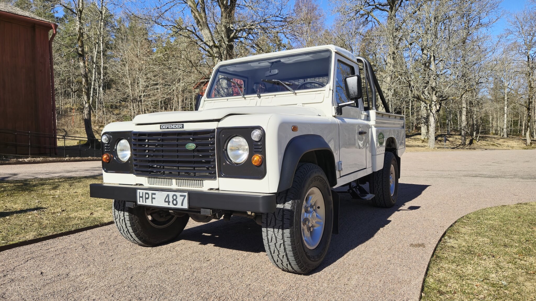 Exterior image of 1999 Land Rover Defender Single Cab Pickup