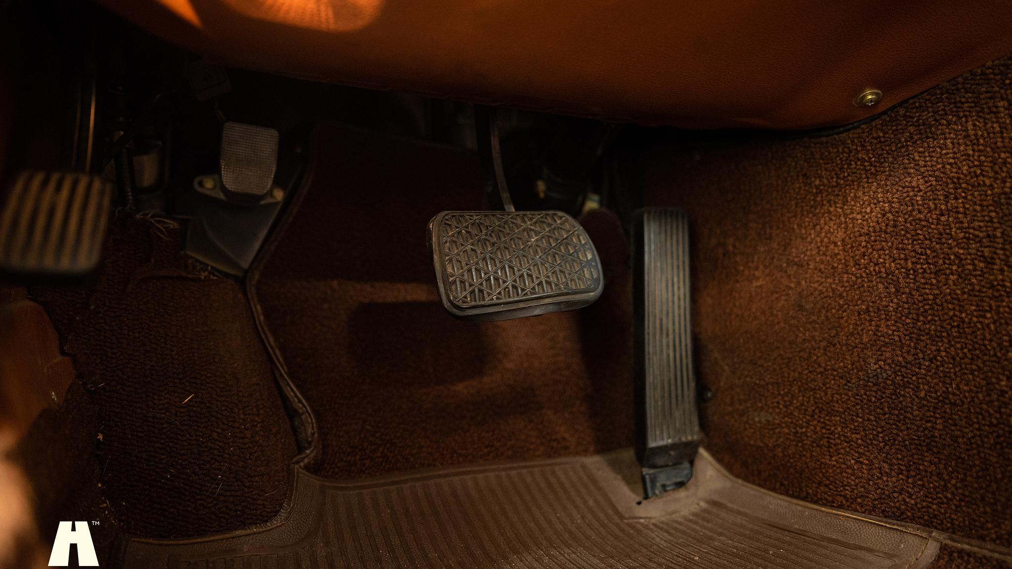 Interiörbild 1975 Mercedes SL 350