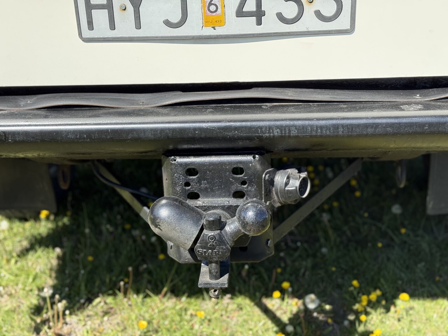 Exterior image of 1985 Land Rover Range Rover 3.5 V8
