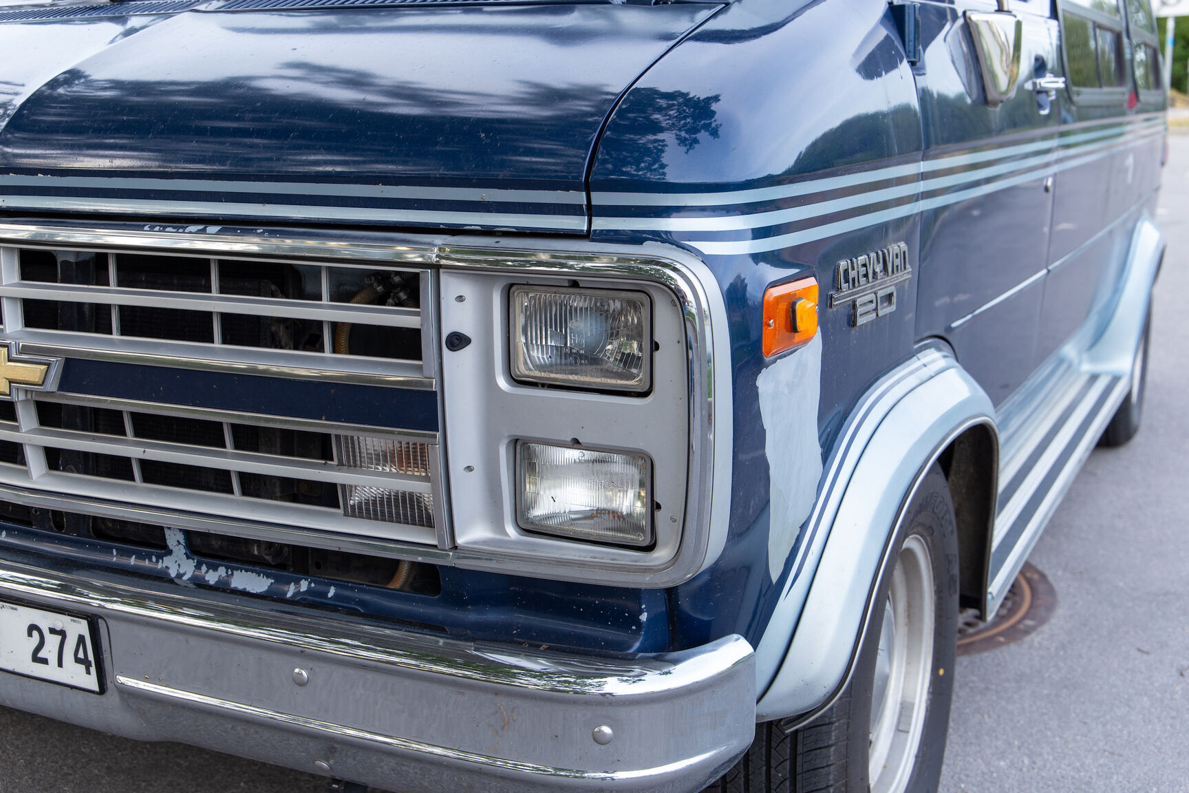 Exterior image of 1989 Chevrolet G20 Conversion Van