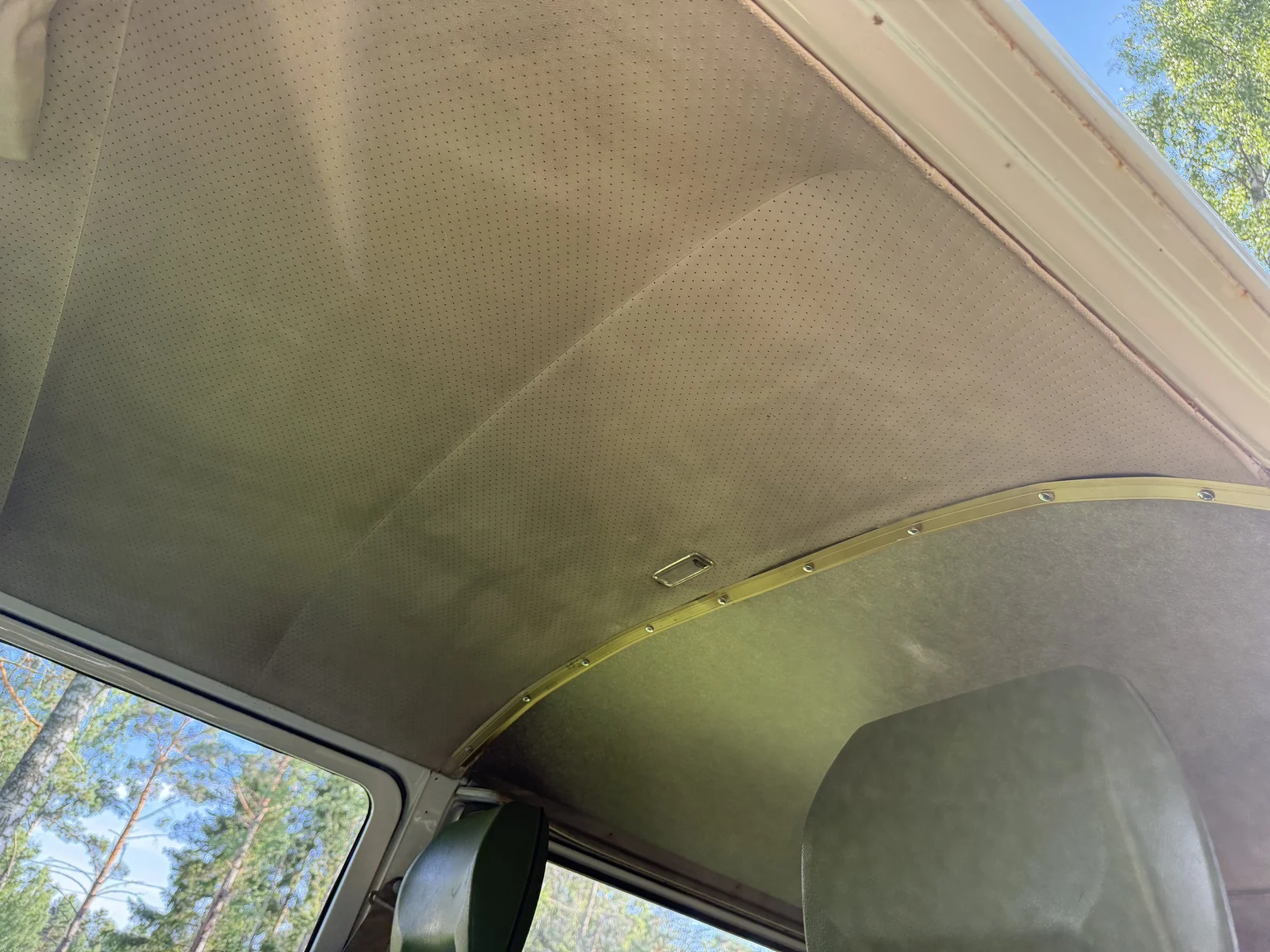 Innenraumfoto von 1975 Volkswagen Transporter Campervan (110)