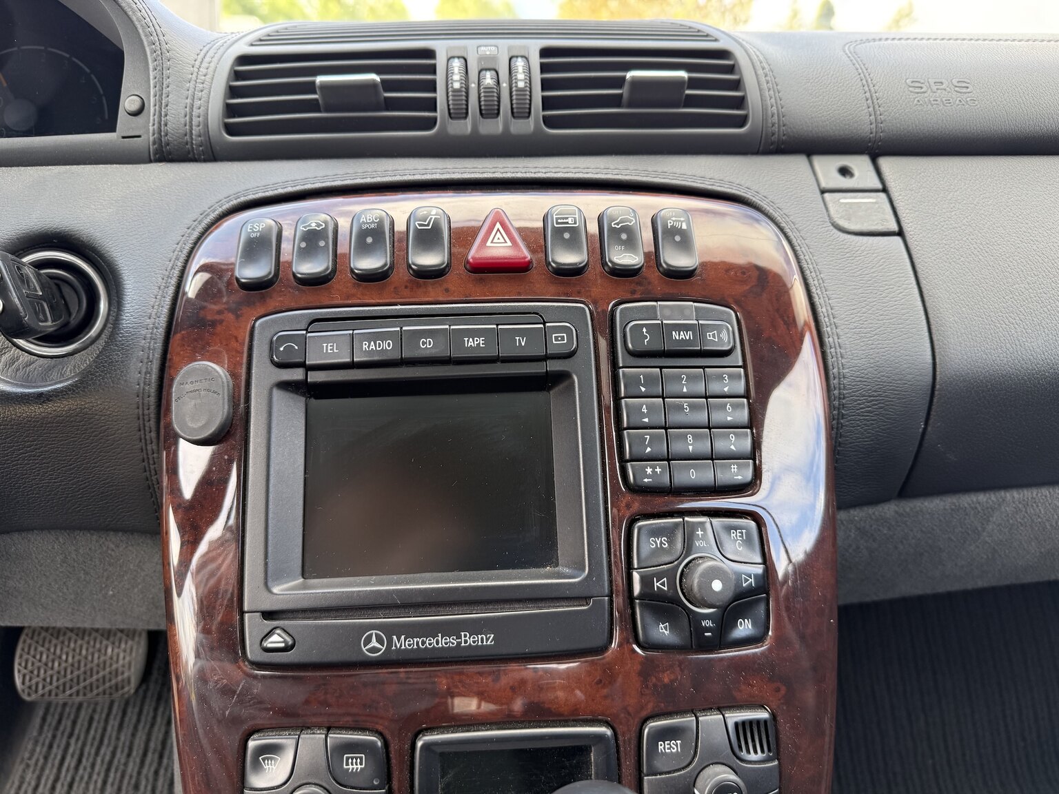 Interior image of 2000 Mercedes-Benz CL 500