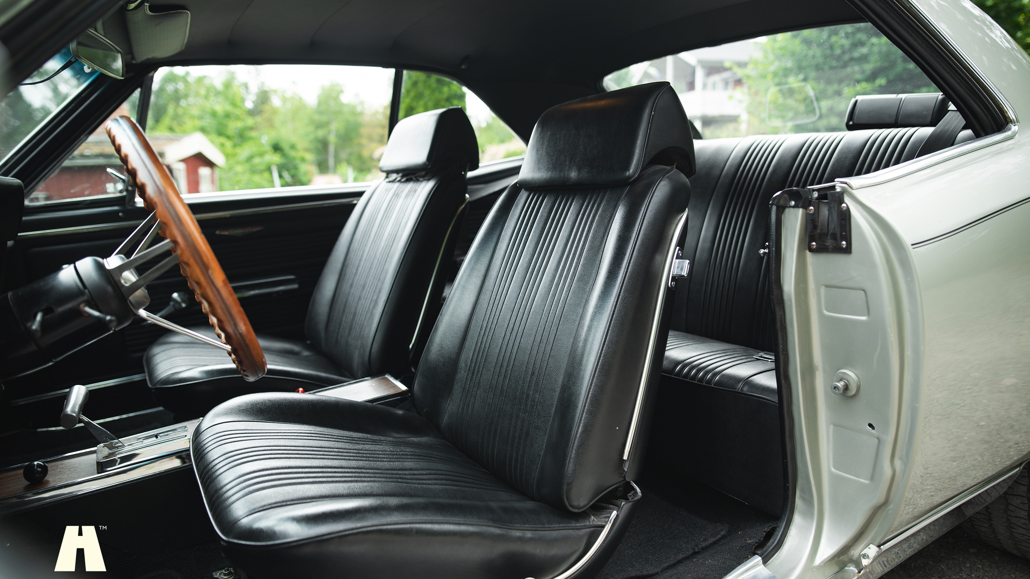 Interior image of 1967 Pontiac GTO Hardtop (3)