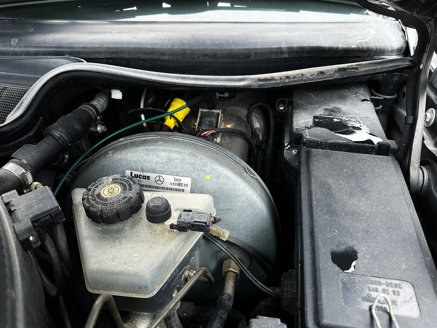 Image of 1993 Mercedes-Benz E 320 "AMG" (32) mechanics