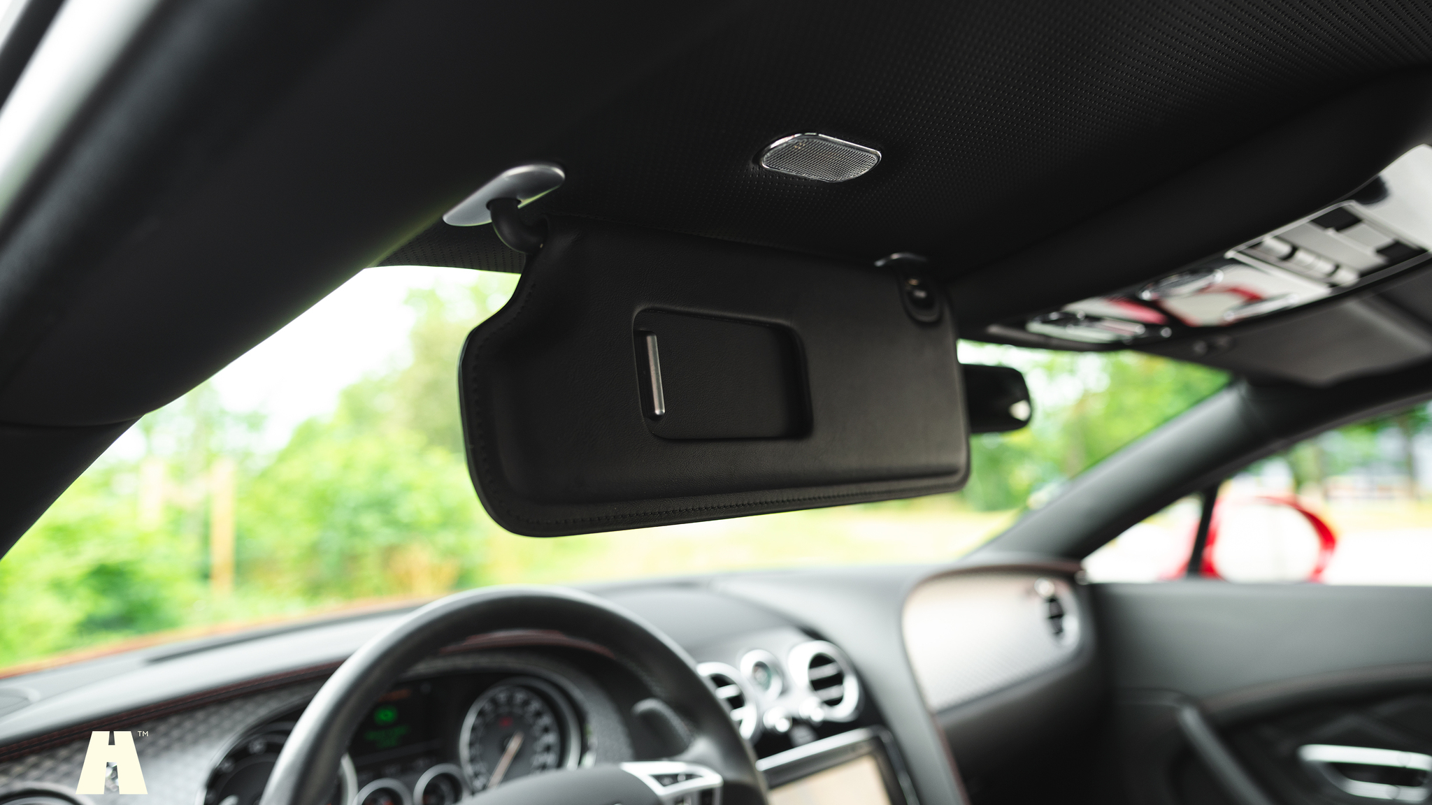 Innenraumfoto von 2013 Bentley Continental GT V8 (38)