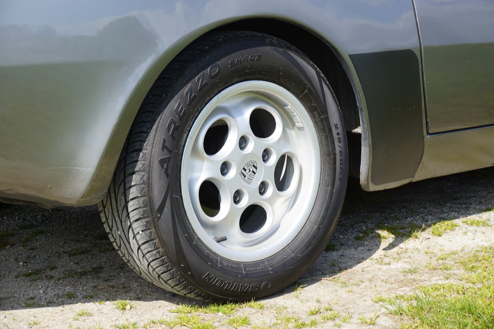 Aussenfoto 1985 Porsche 944 "NO RESERVE AUCTION"