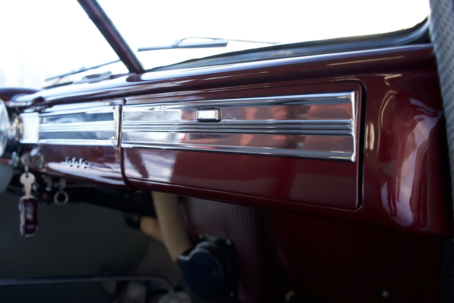 Interior image of 1953 Volvo PV444 DS (32)