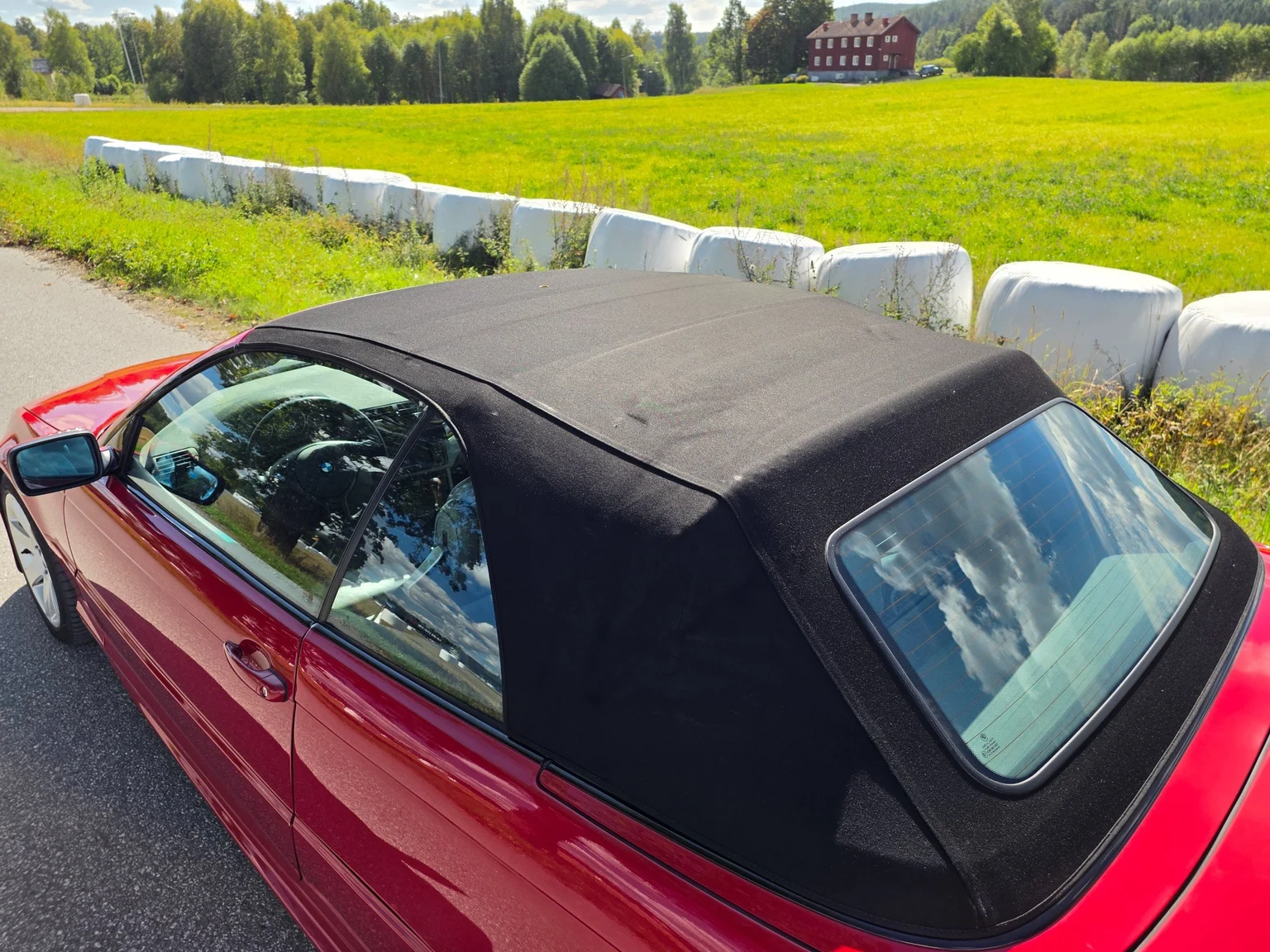Exterior image of 2002 BMW 330Ci Convertible (22)