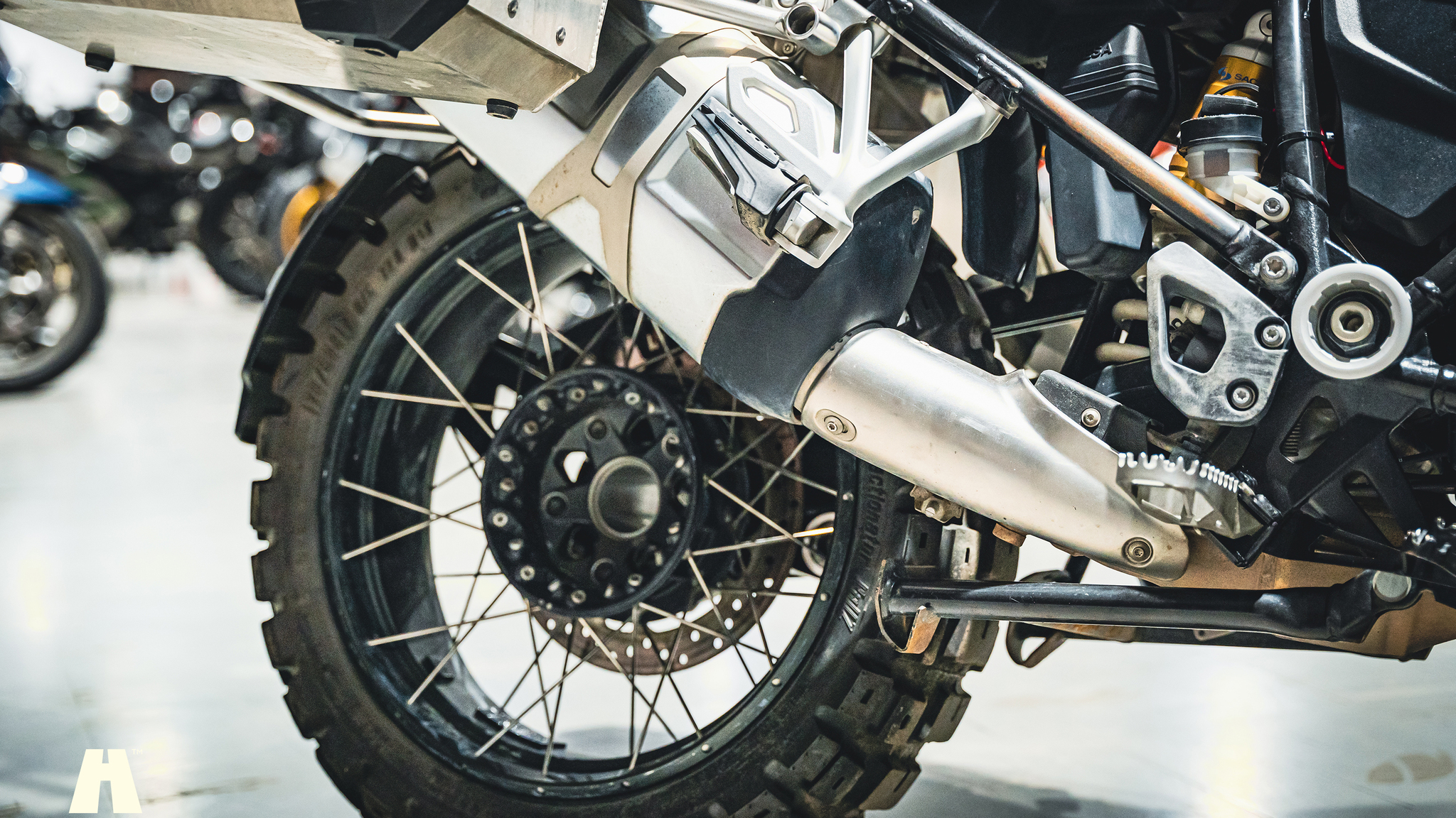 Exteriörbild på 2017 BMW R 1200 GSA (21)