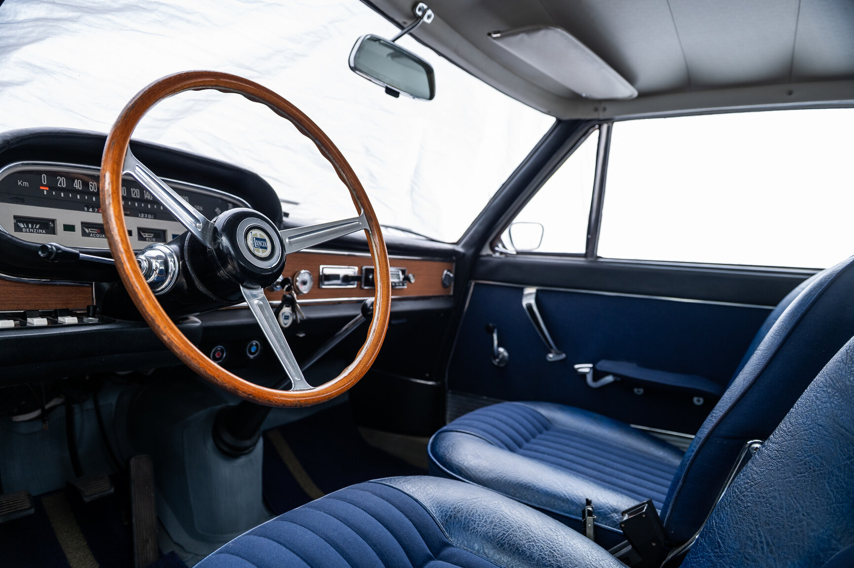 Interiörbild 1965 Lancia Flavia Coupé