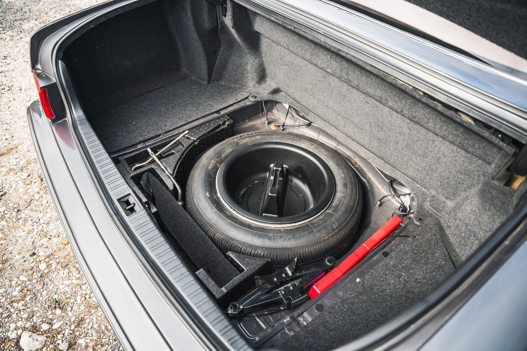 Innenraumfoto von 2000 Toyota Century V12 G50 (120)