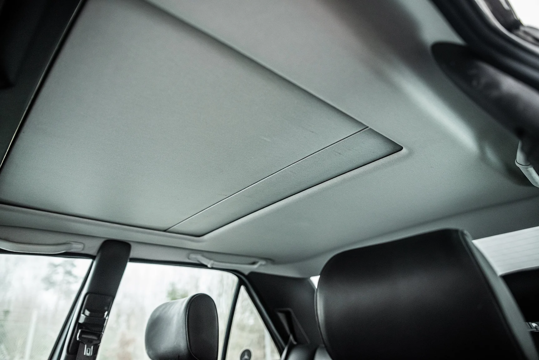 Interior image of 1993 Mercedes-Benz E 320 "AMG" (37)