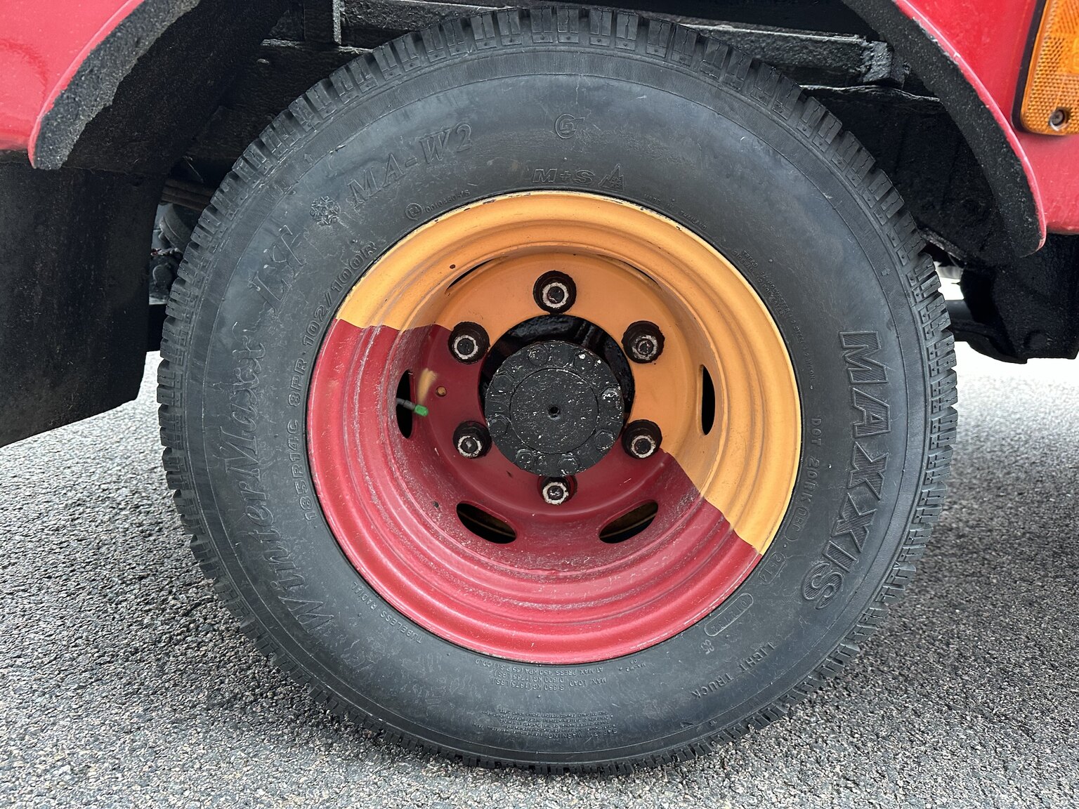 Exteriörbild på 1983 Volkswagen LT46 bärgare (41)