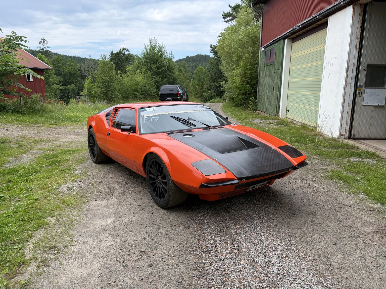 Exteriörbild på 1972 De Tomaso Pantera LS Restomod (51)