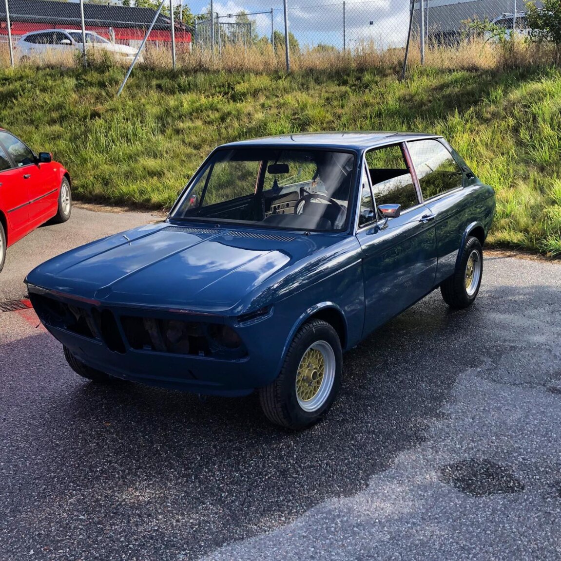 Exterior image of 1972 BMW 2000 Touring