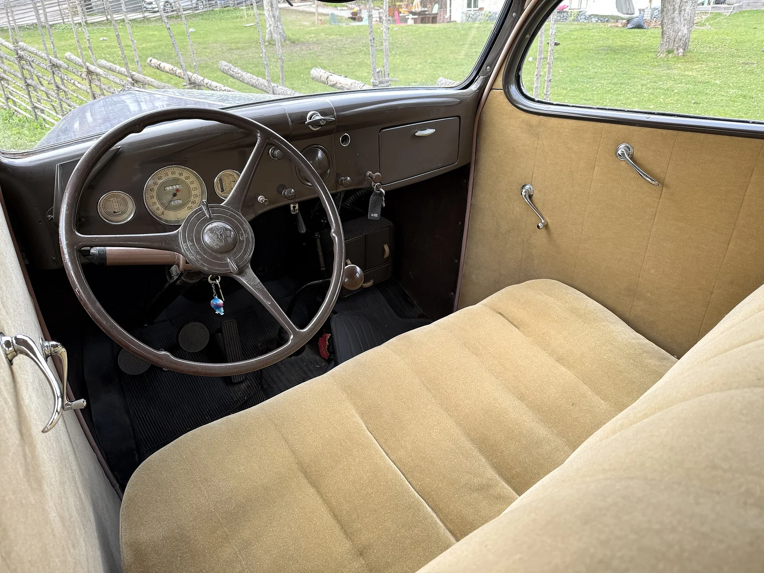 Interiörbild 1936 Ford 214A Fordor (1)