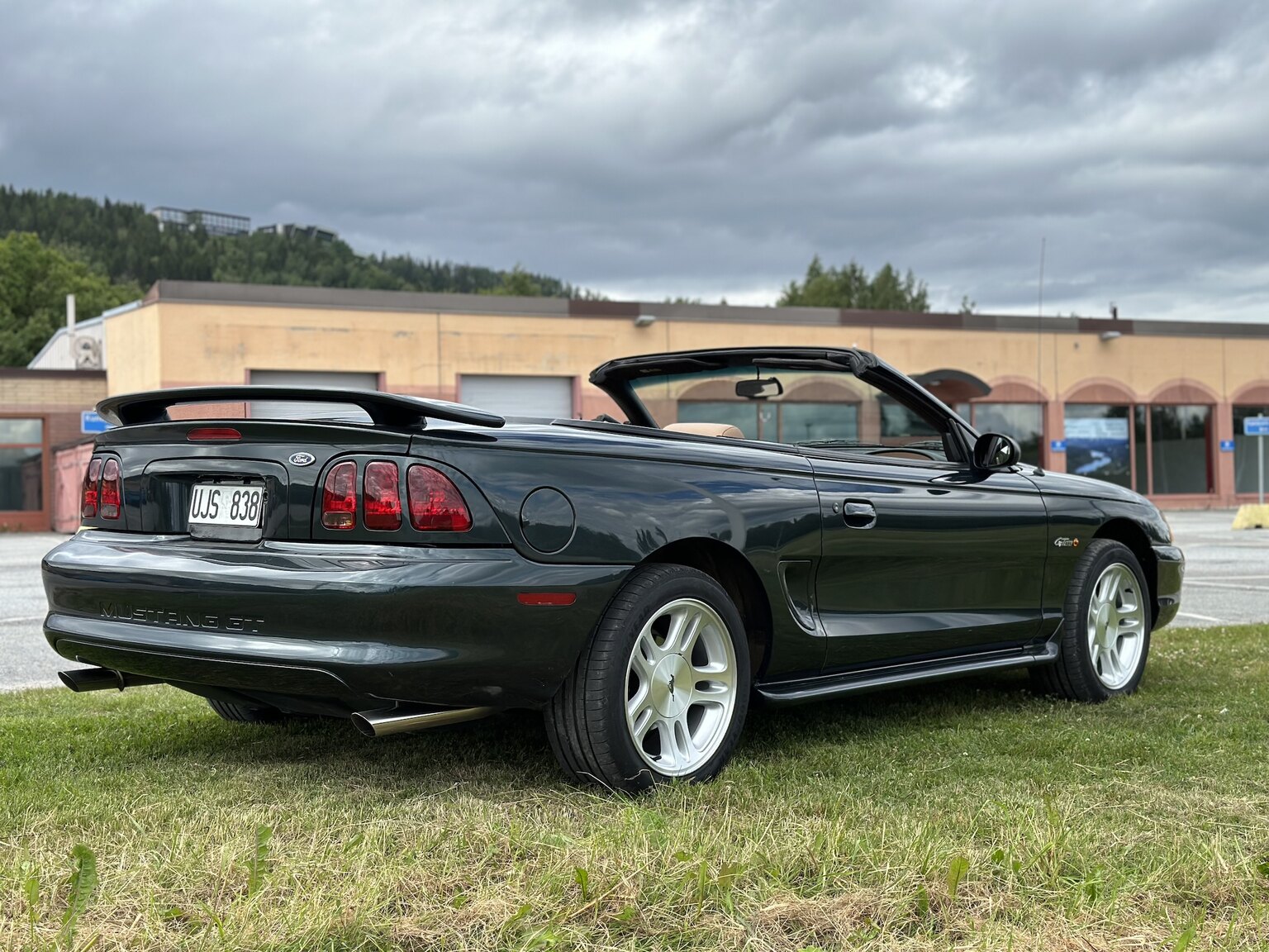 Exterior image of 1998 Ford Mustang GT Convertible