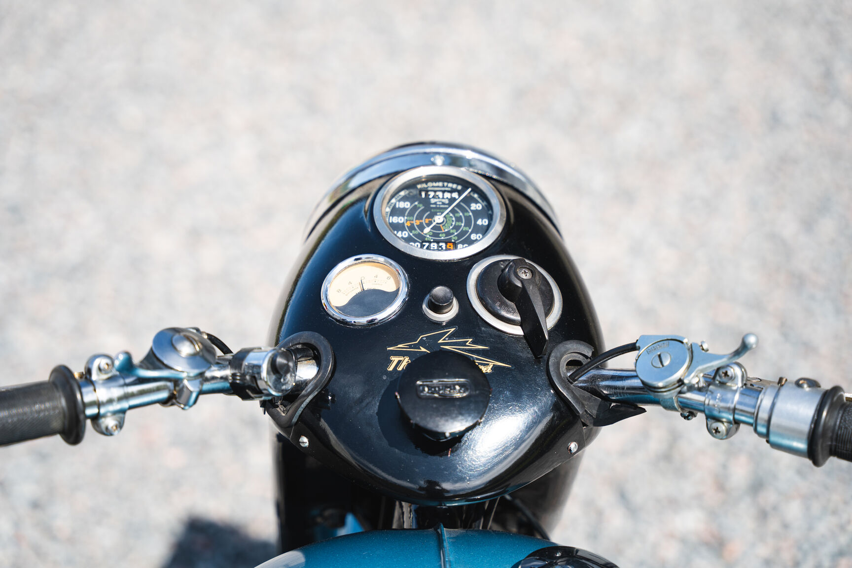 Aussenfoto 1956 Triumph Thunderbird (30)