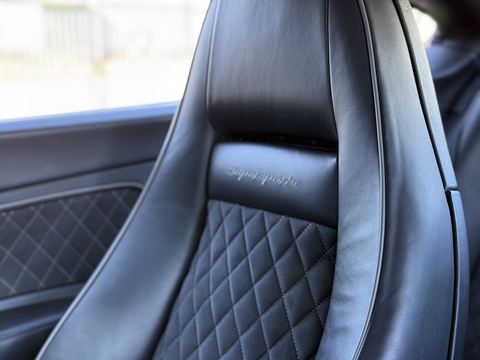Interiörbild 2011 Bentley Continental Supersports