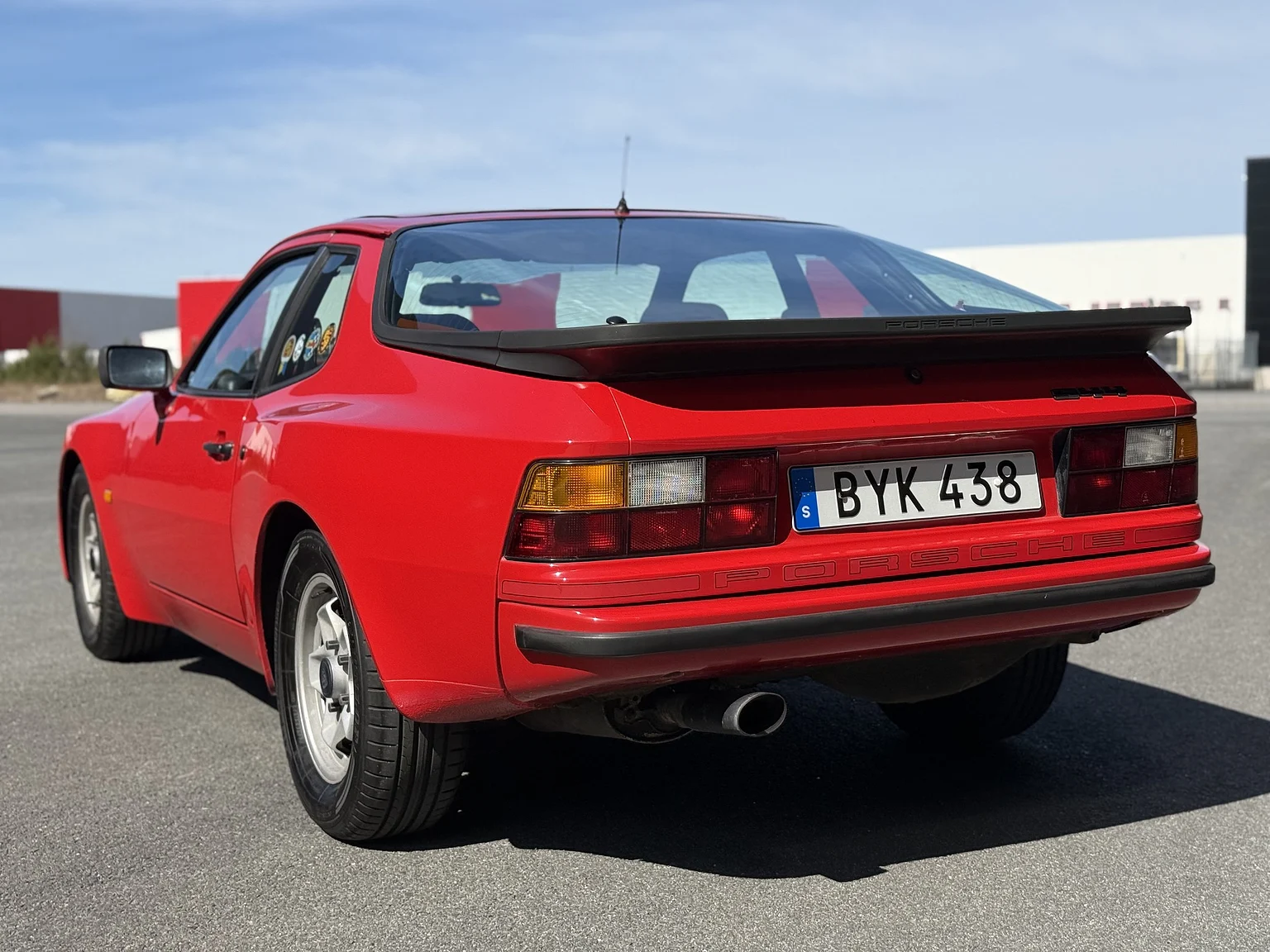 Exteriörbild på 1984 Porsche 944 Targa (10)