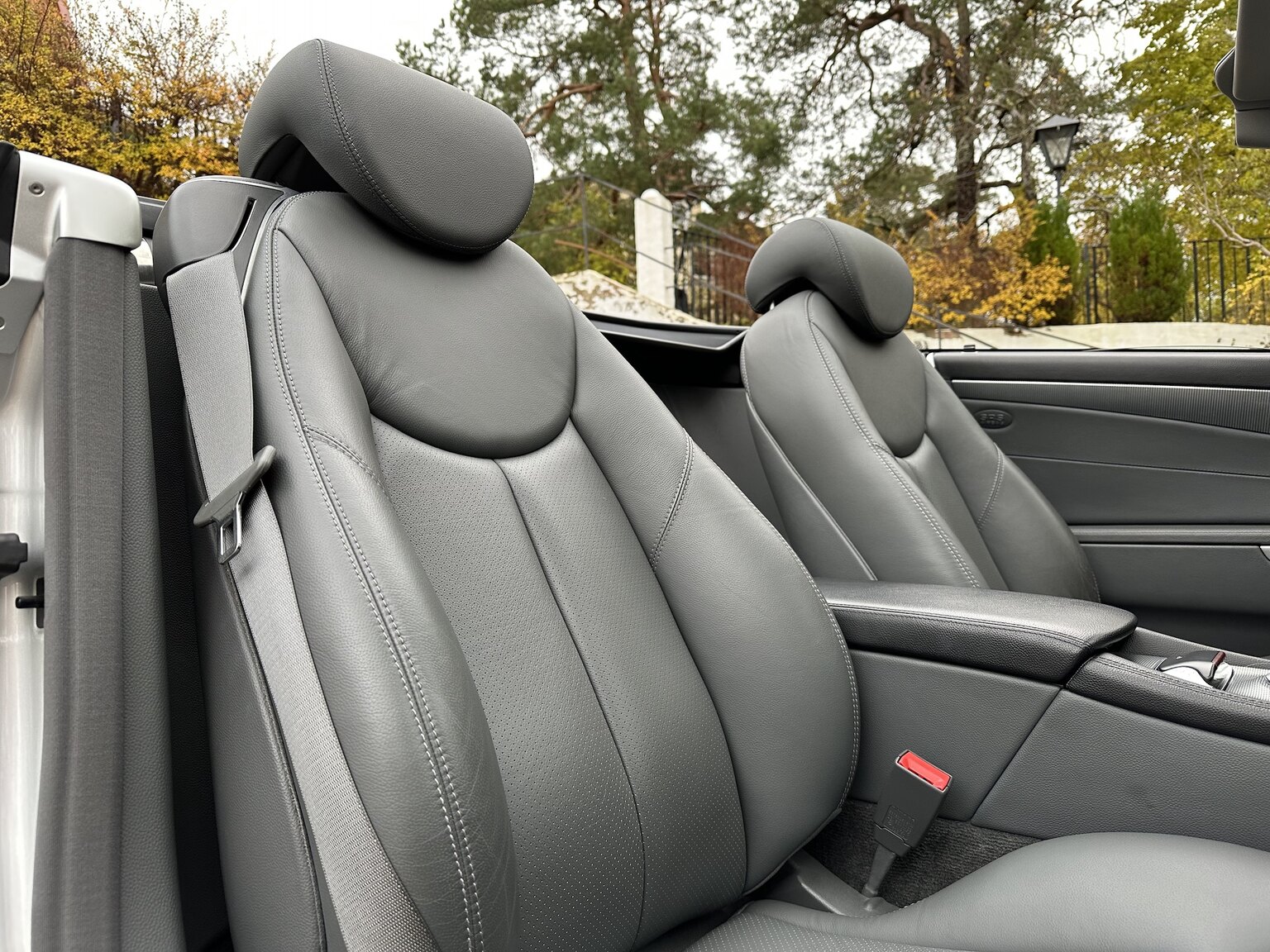 Interiörbild 2005 Mercedes-Benz SL 350