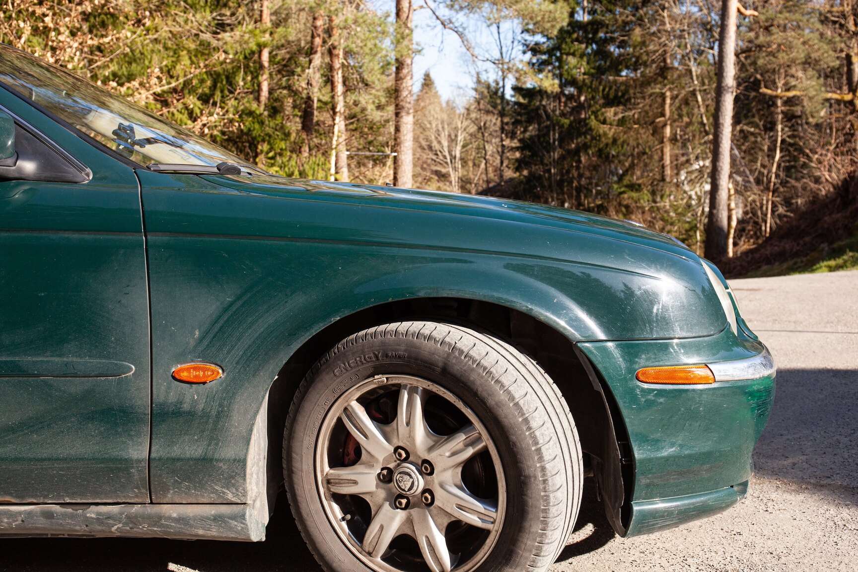 Exterior image of 1999 Jaguar S-Type V6