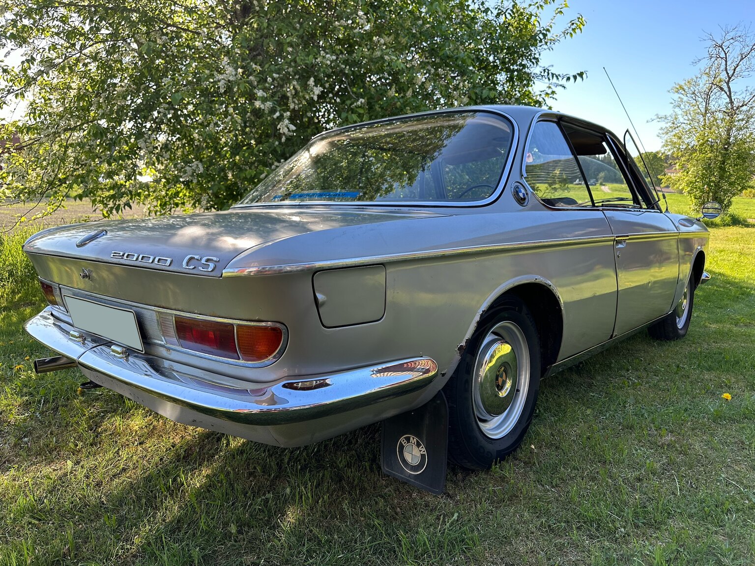 Exteriörbild på 1968 BMW 2000 CS