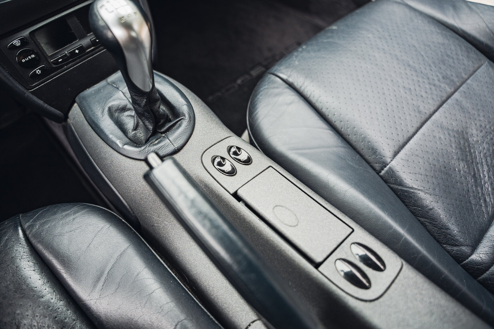 Interior image of 1999 Porsche 911 Carrera 4