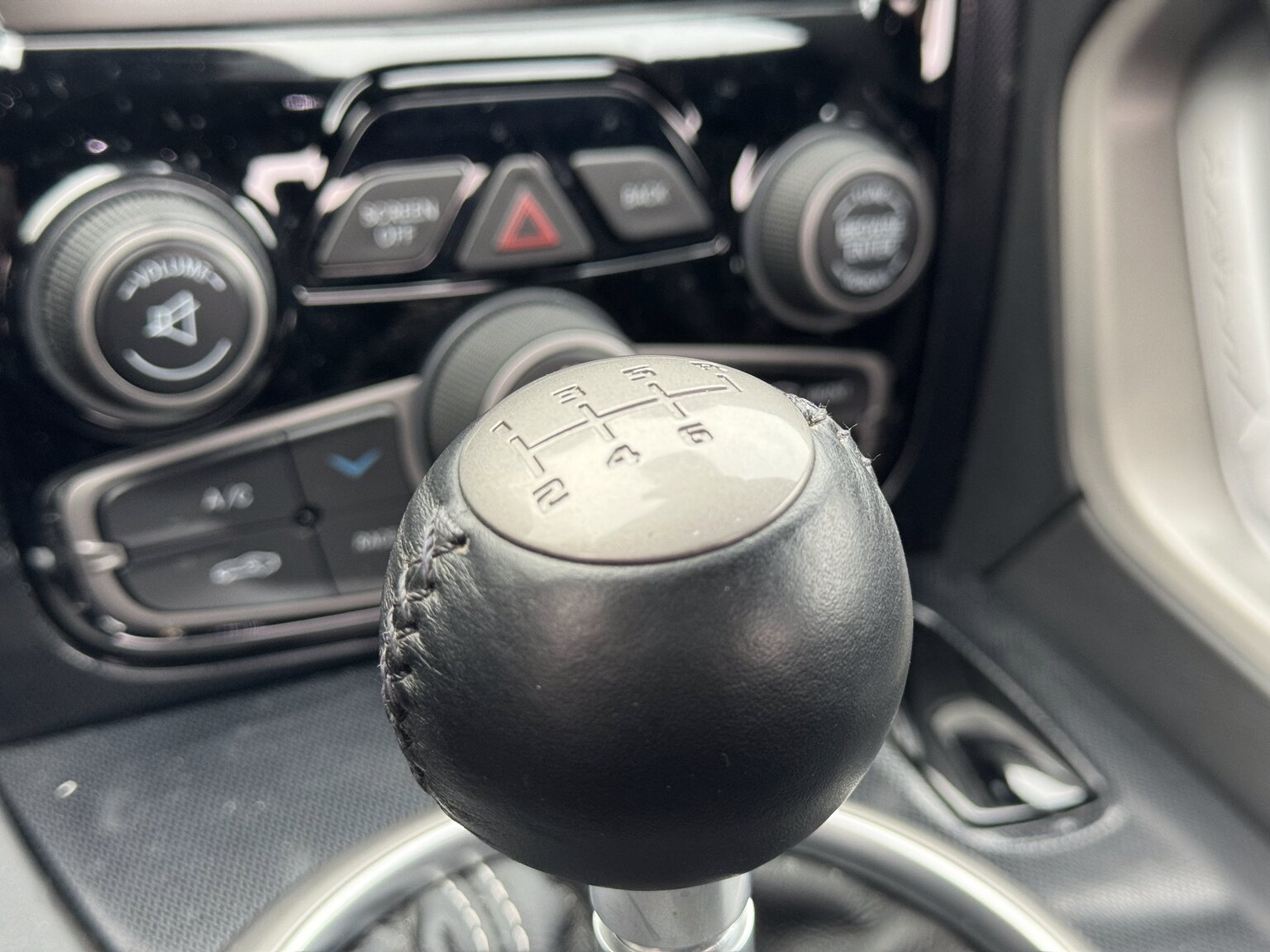 Interior image of 2014 Dodge Viper GTS (20)