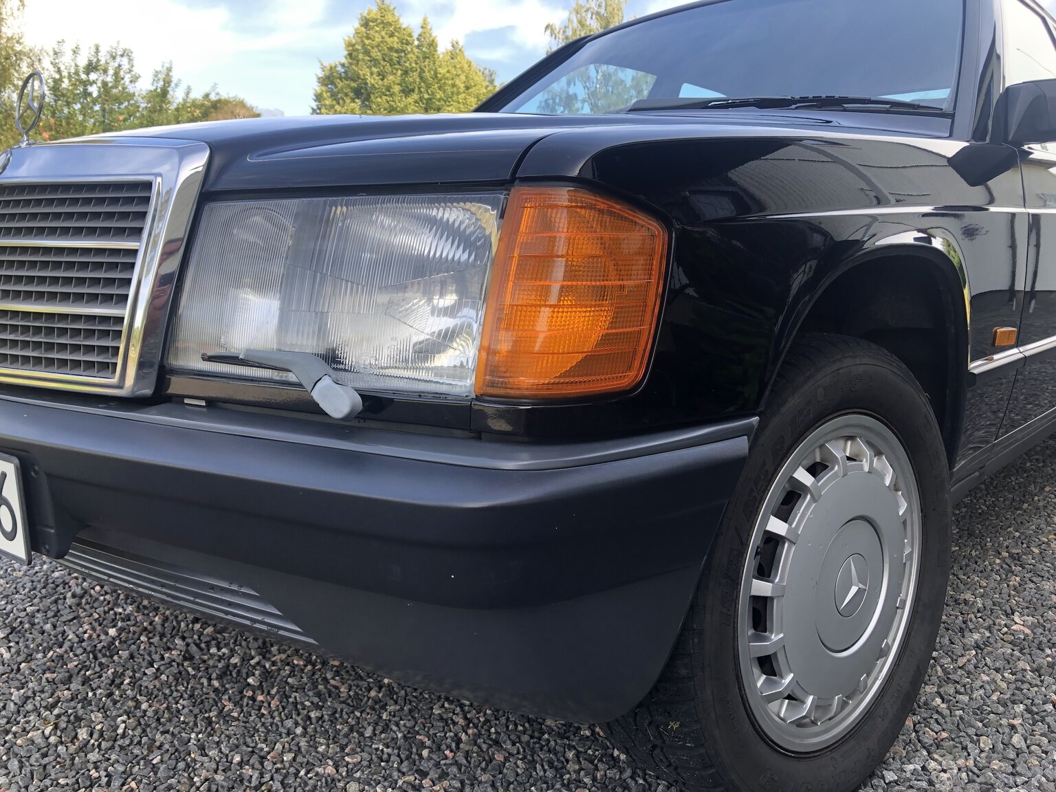 Exteriörbild på 1986 Mercedes-Benz 190E