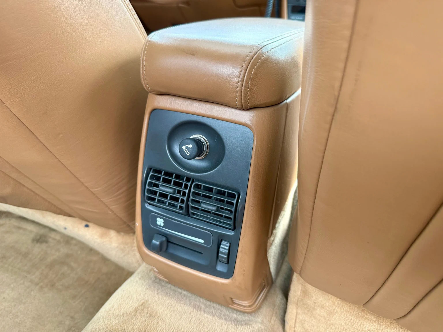Innenraumfoto von 1997 Cadillac STS Seville 4.6 V8 (57)
