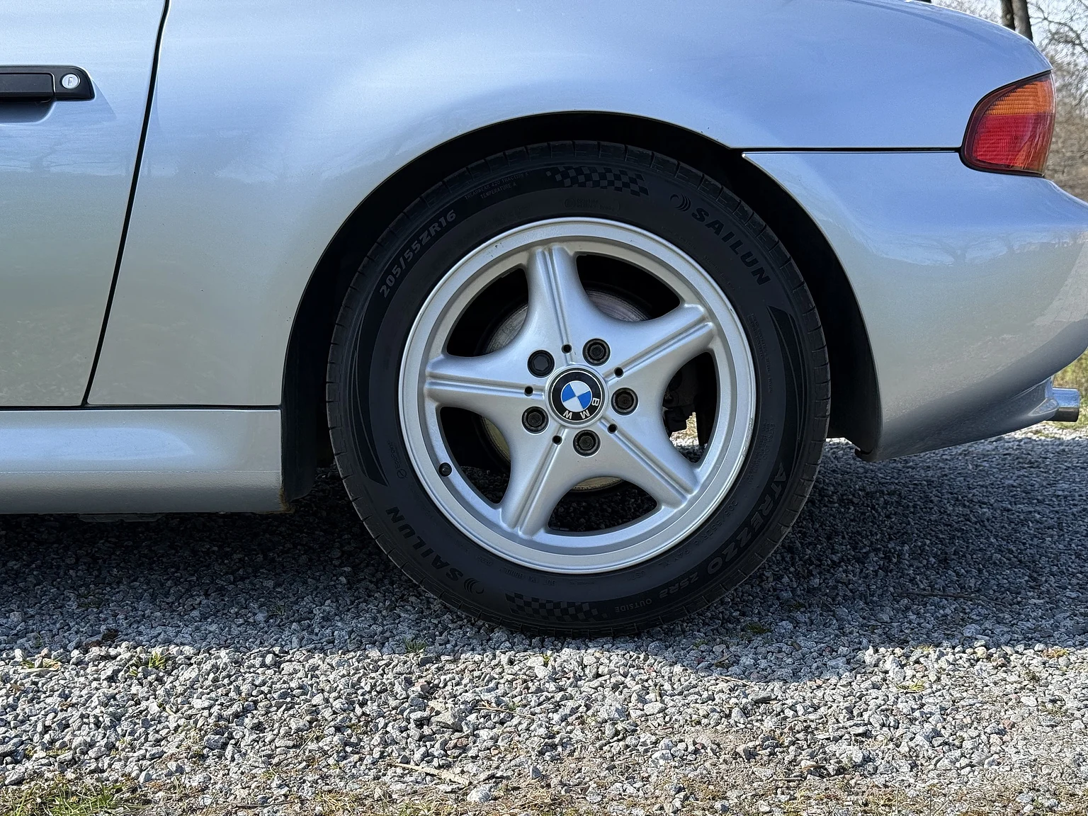Exterior image of 1996 BMW Z3 1.8 Z3 (38)