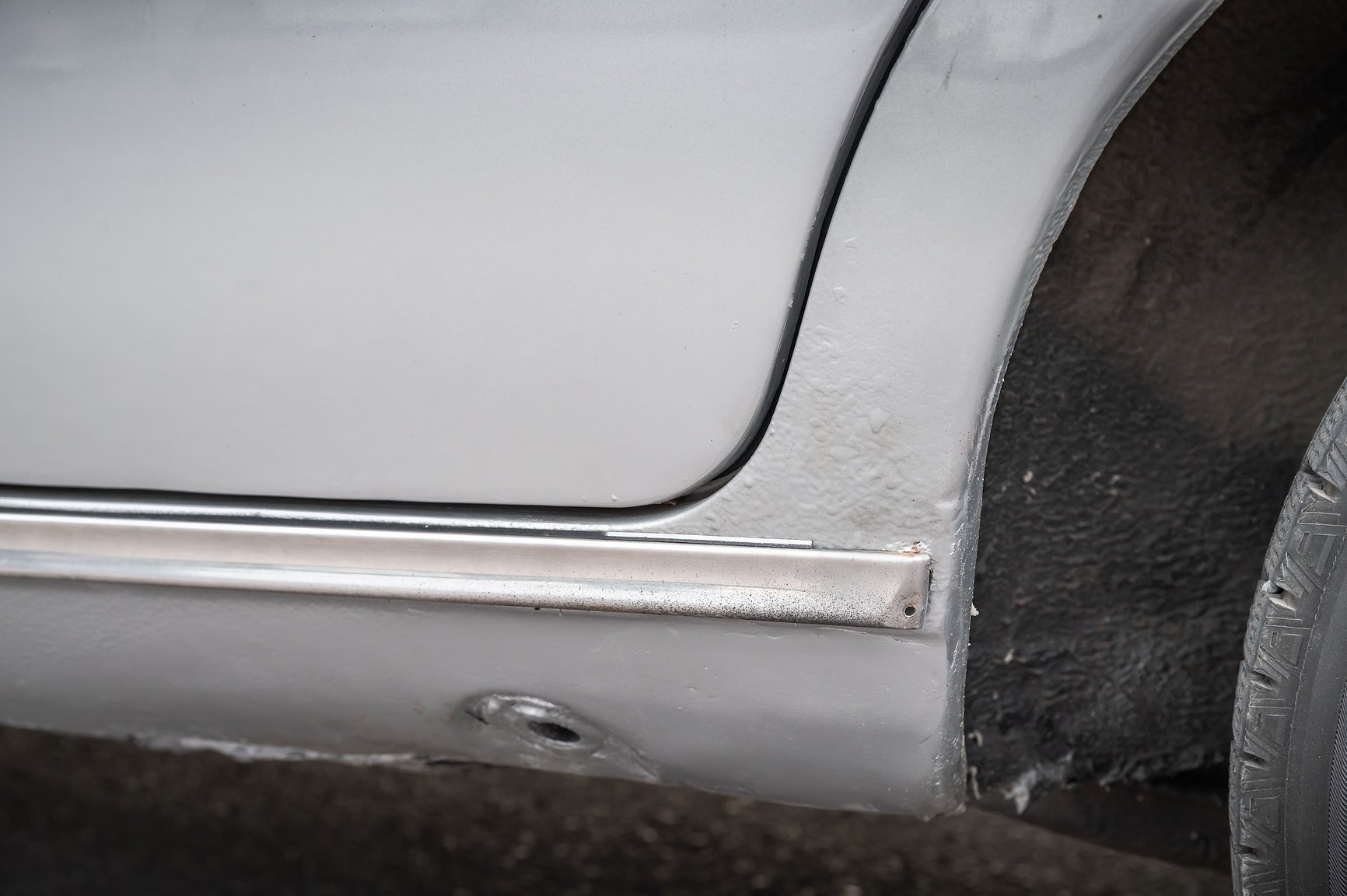 Exteriörbild på 1975 Mercedes-Benz 280 SE 