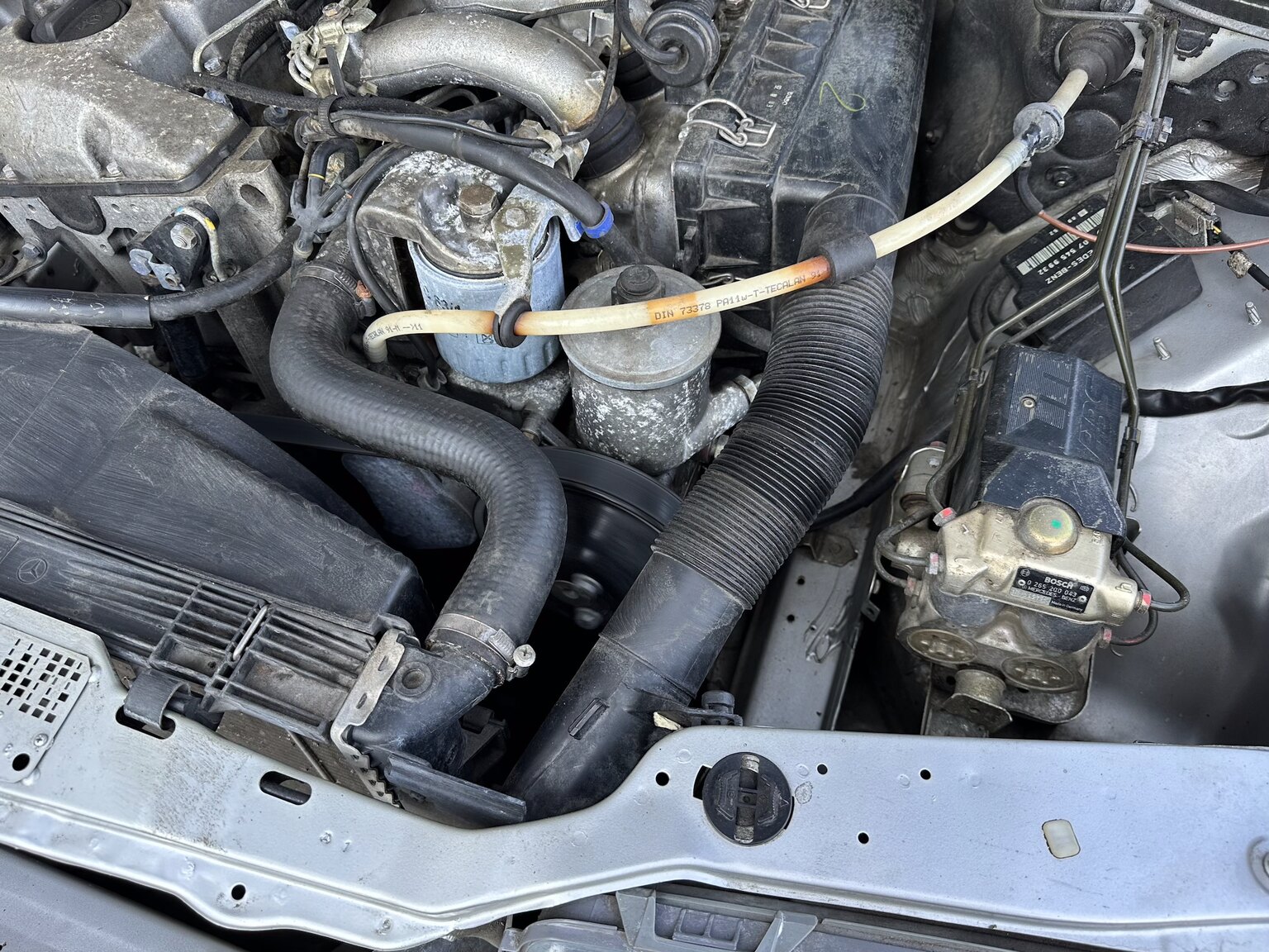 Image of 1992 Mercedes-Benz 250D mechanics
