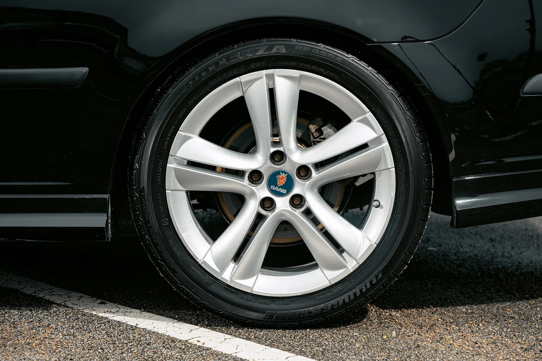 Exterior image of 2004 SAAB 9-3 Aero 2.0T Cabriolet (31)