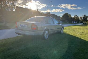 Exteriörbild på 1999 Volvo S80