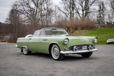 Exteriörbild på 1956 Ford Thunderbird