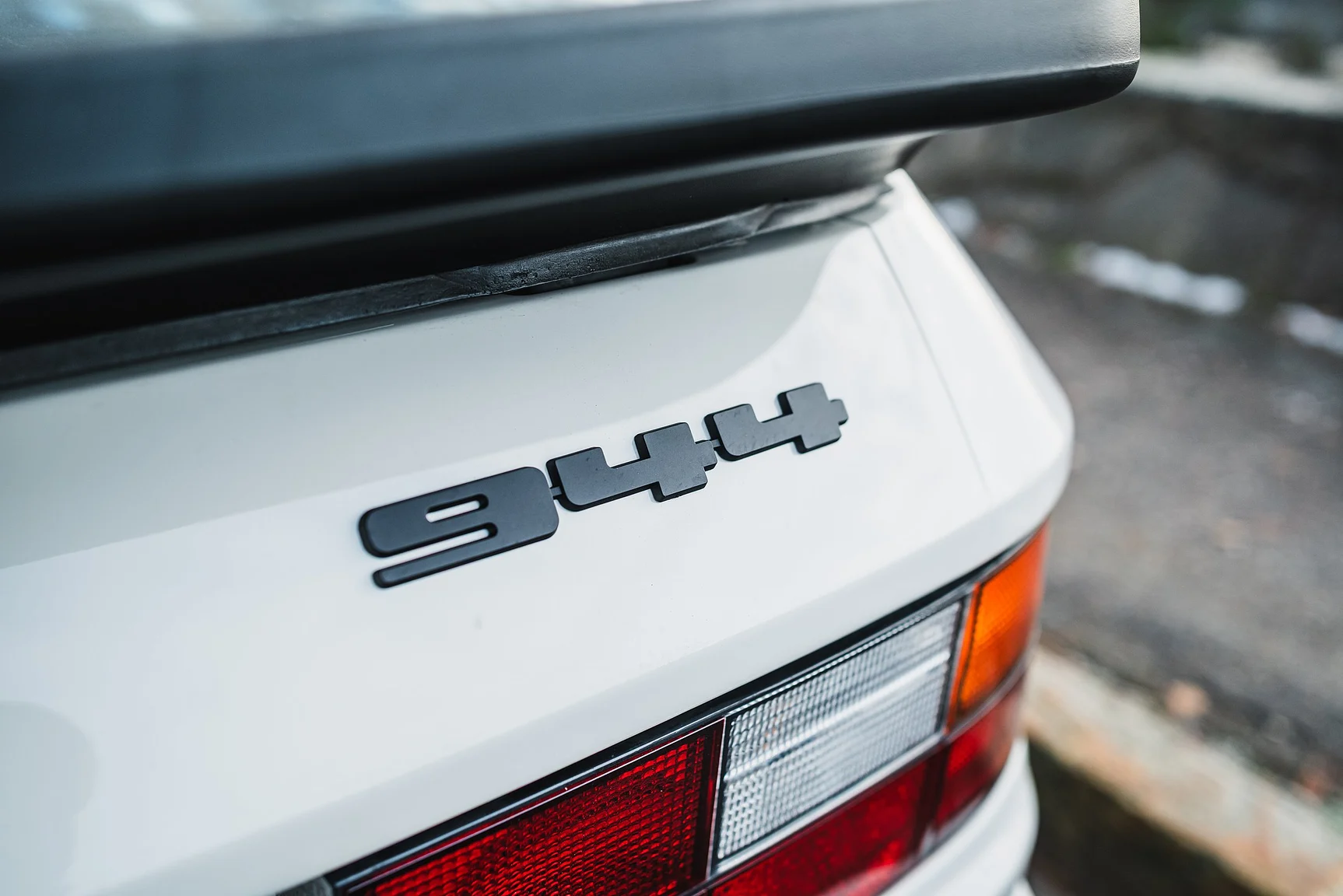 Exterior image of 1986 Porsche 944R (52)