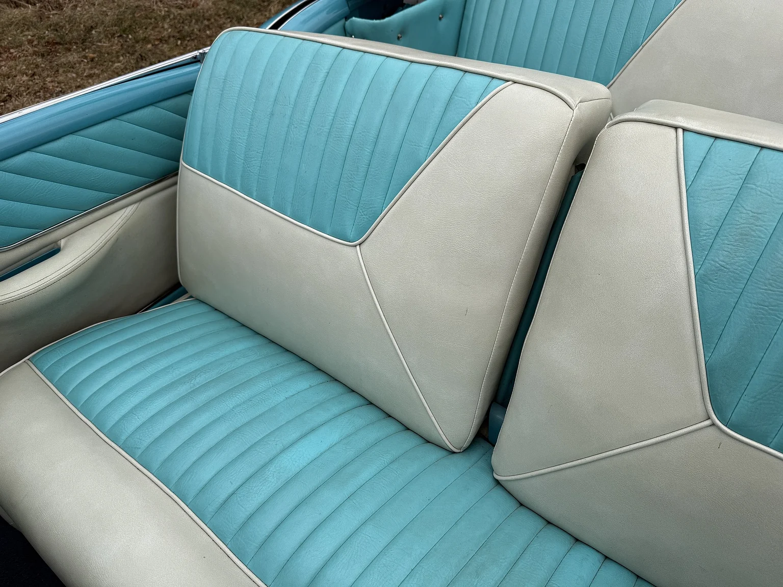 Interior image of 1955 Oldsmobile Super 88 (24)
